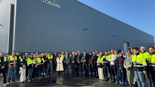 SAINT-GOBAIN SEKURIT MAROC ET NAREVA SIGNENT UN CONTRAT D’APPROVISIONNEMENT EN ELECTRICITE EOLIENNE