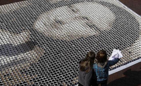 La Joconde recomposée avec des tasses de café