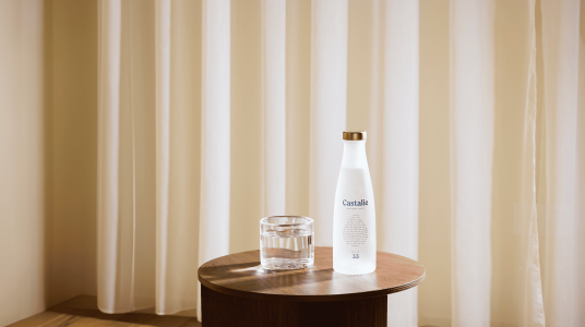 Castalie s'implante au Maroc avec une alternative durable aux bouteilles en plastique pour l'hôtellerie et la restauration