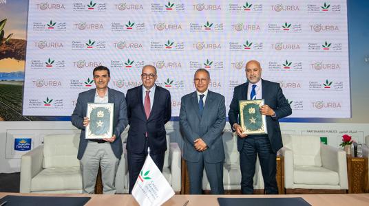 Le Crédit Agricole du Maroc et TOURBA signent une convention au SIAM 2025 portant sur l’accompagnement des agriculteurs pour le financement de l’acquisition de semoirs de semis direct
